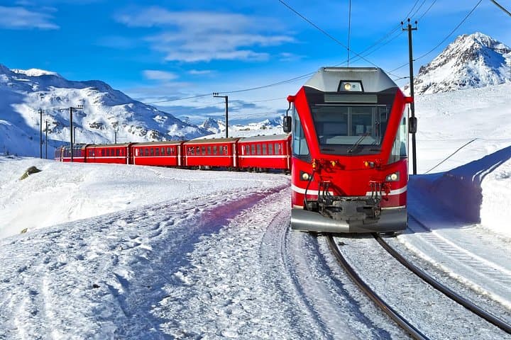 Lake Como, Swiss Alps and Bernina Red Train From Milan — photo 1 of 27