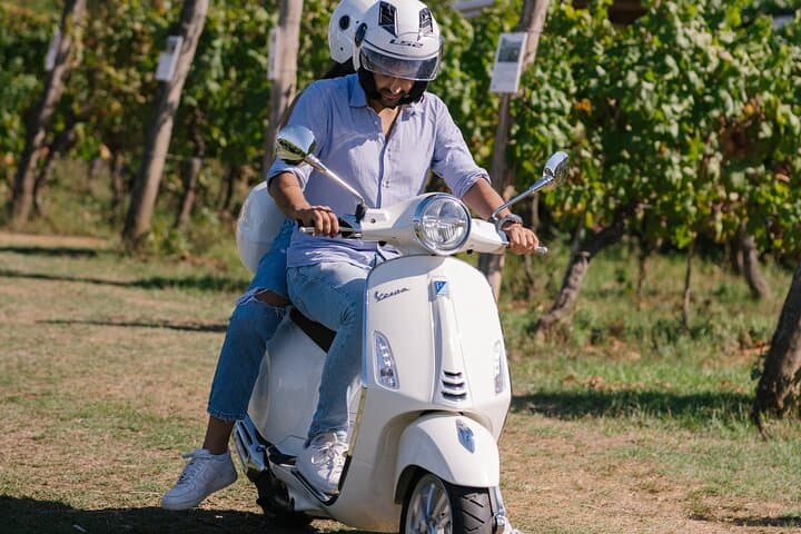 Vespa Self Guided Tour Around Luccas Countryside — photo 1 of 6