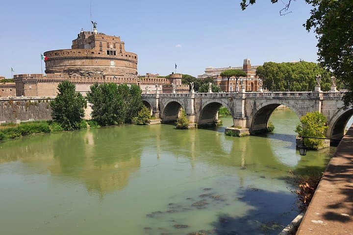 Castle Sant'Angelo Hadrian's Tomb Private Guided Tour with Maria — photo 1 of 6