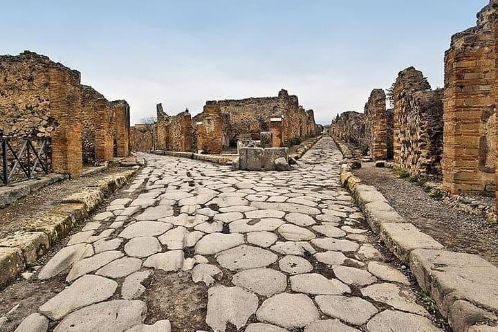 Private Day Tour from Rome to Pompeii and Taste of Wine — photo 1 of 19