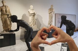 Skip-the-line Archaeological Museum of Naples Private Guided Tour