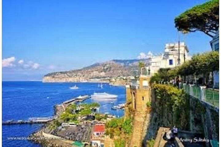 From Naples Station to Sorrento with 2 hours stop in Herculaneum — photo 1 of 5