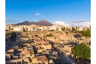 From Naples station to Positano with 2-hour stop in Pompeii