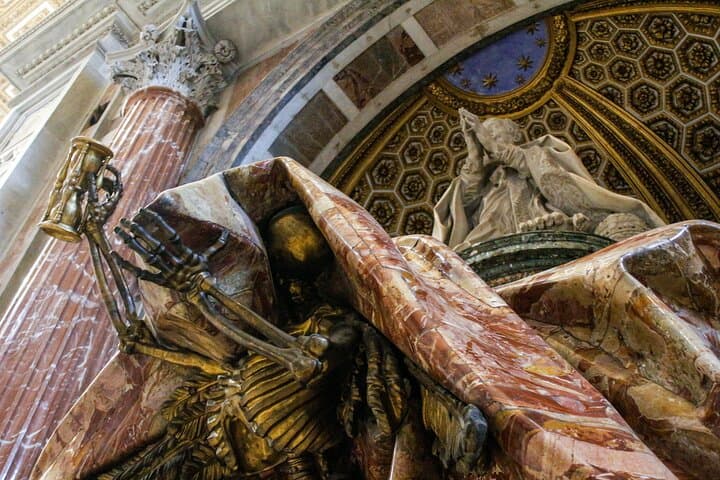 Vatican and St Peter Basilica Guided Tour With Dome — photo 1 of 14