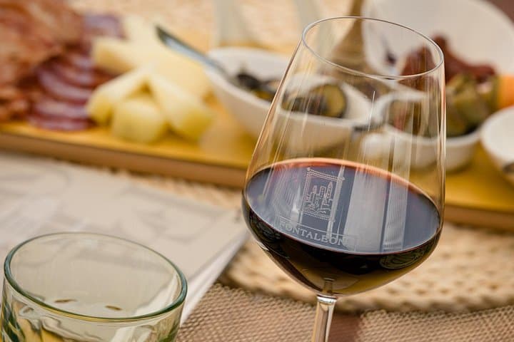 San Gimignano: Guided winery tour and picnic in the olive trees — photo 1 of 9