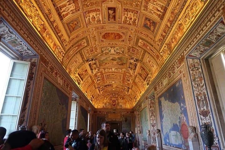 Vatican Museum,Sistine Chapel Skip-the-Line Tour&Basilica access — photo 1 of 17