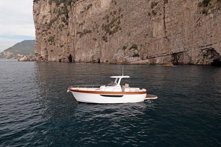Capri Private all inclusive Boat Tour with City Exploration — photo 1 of 15