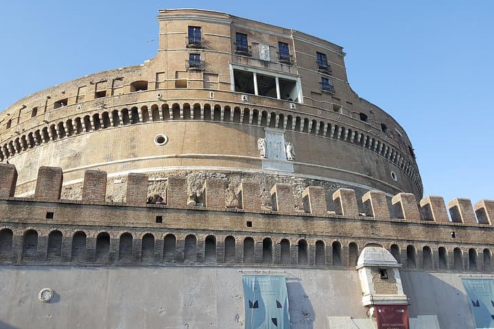 Skip-the-line Rome Hadrian's Castle Sant'Angelo Private Tour — photo 1 of 8