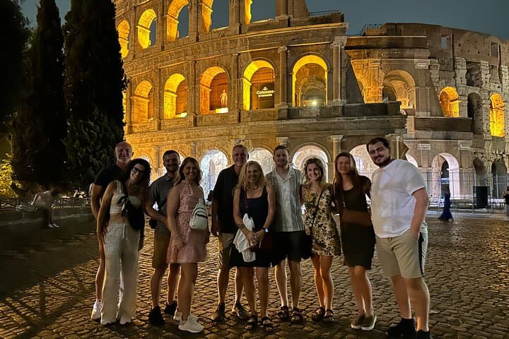 Private Night Tour of Rome Colosseum Forum and Famous Sites — photo 1 of 6