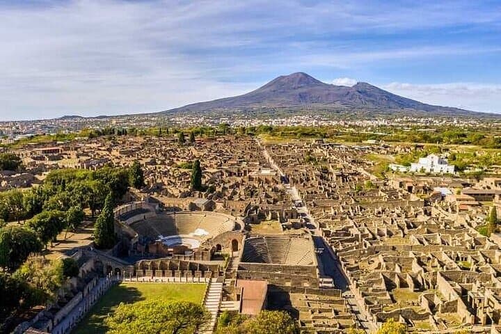 Private tour of Pompeii with archaeologist - 3 hours. — photo 1 of 15
