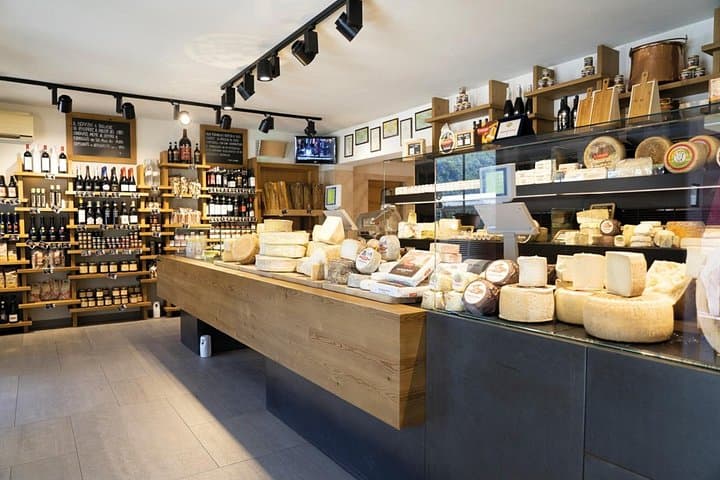 Lake Como Cheese and wine tasting in Valsassina — photo 1 of 6