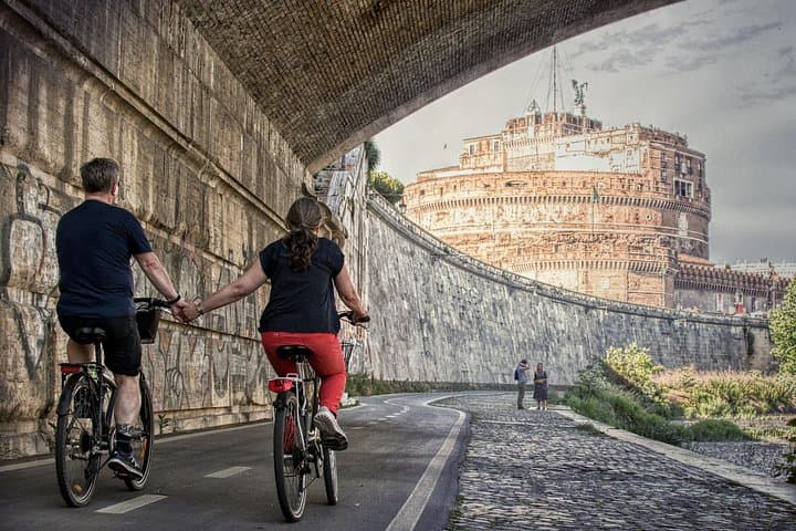 Rome : E-Bike on the Tiber, Family Tour (95% Cycle Path) — photo 1 of 14