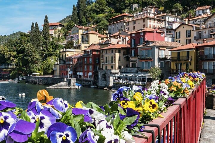 Varenna and Villa Carlotta with aperitif in Villa Monastero — photo 1 of 6