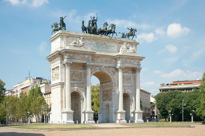 3 Days Exploring Milan with Hotel Stay & All Transfers — photo 1 of 6