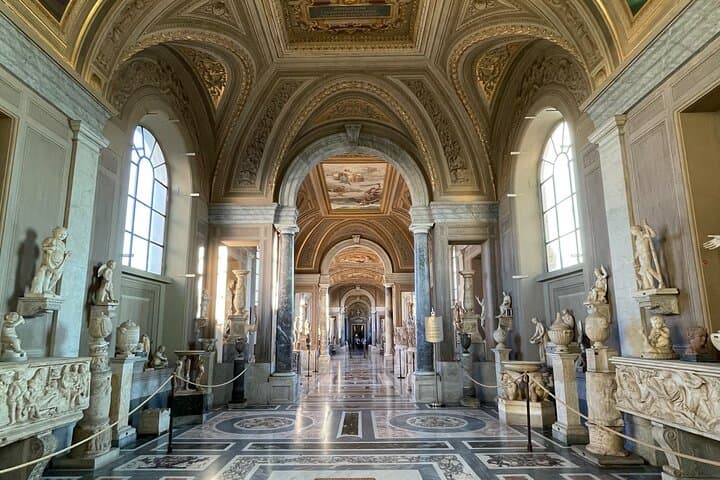Private Tour Vatican Museum Sistine Chapel and St Peter Basilica — photo 1 of 8