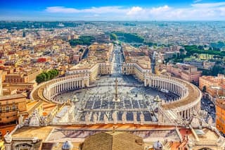 Private transfer: Naples to Rome, 2h Sightseeing Stops