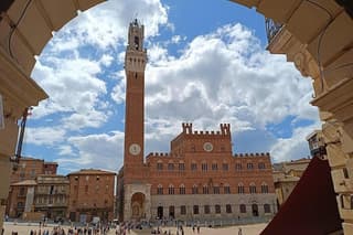 PRIVATE TOUR: Pisa & Siena in one day with Wine tasting & Lunch in Chianti