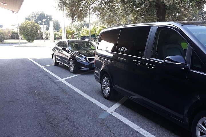 Seamless Departure: Private Transfer between City and FCO Airport — photo 1 of 9