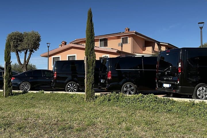 Luxury private transfer Linate Airport from or to Bellagio — photo 1 of 33