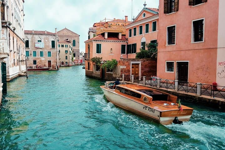 Venice: Marco Polo Airport Private Transfer to Hotel by Car& Boat — photo 1 of 8