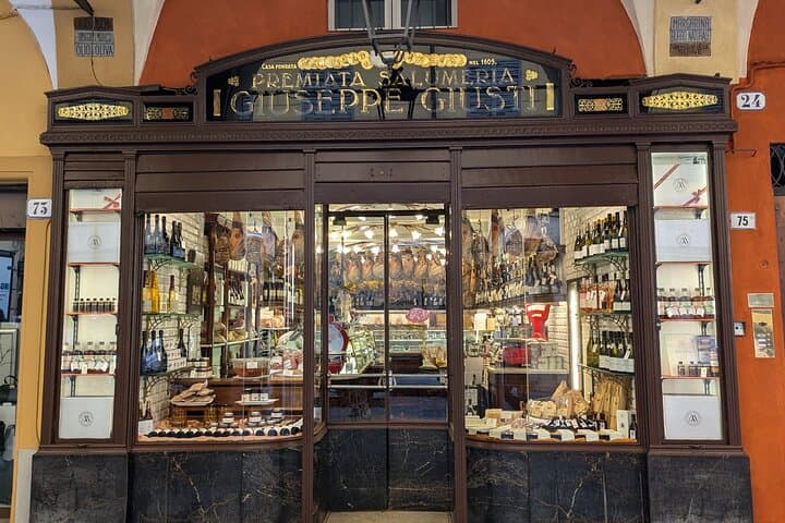 Guided Modena Sightseeing and Food Tour — photo 1 of 16