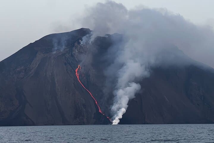 Stromboli By Night — photo 1 of 17