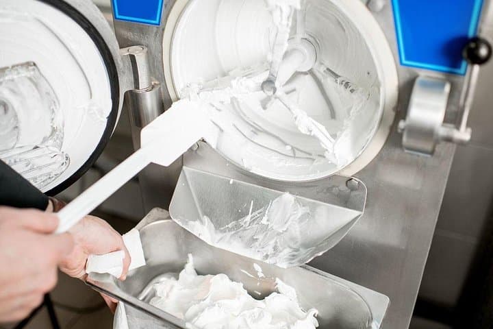 Ravenna Artisan Gelato Making Class in a Local Gelateria — photo 1 of 6