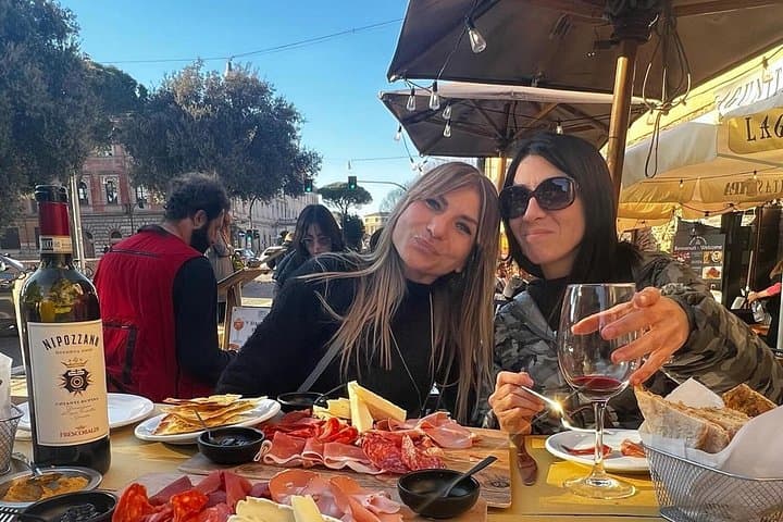 Rome Food Tour: A Journey Through Culinary Delights and Culture — photo 1 of 8