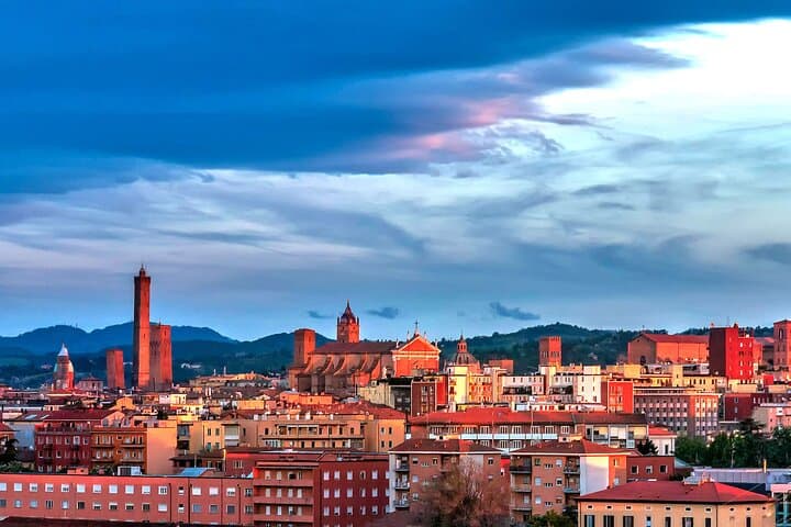 Private Transfer from Bologna Airport to Bologna city — photo 1 of 12