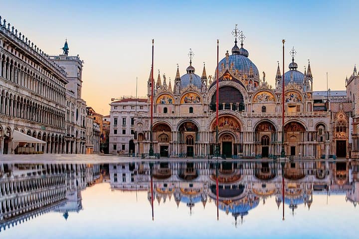 St. Mark’s Basilica & Doge’s Palace Guided Tour with Gondola Ride — photo 1 of 19