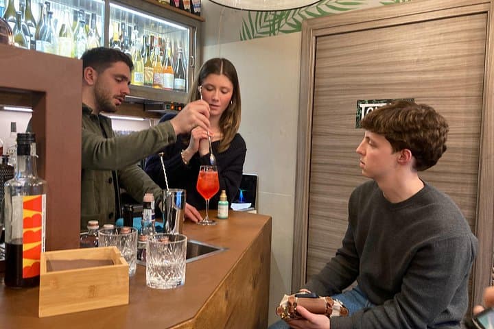 Venice Spritz Class: How To Make the Favorite Aperitivo of Italy — photo 1 of 7