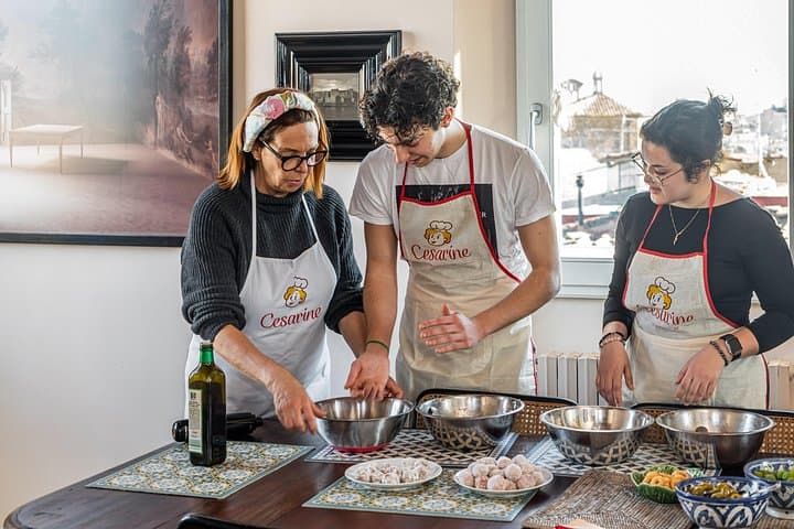 Naples Walking Tour & Traditional Cooking Class with Wine — photo 1 of 14