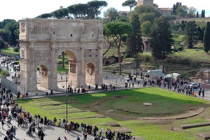 Imperial Rome Colosseum and Roman Forum Tour — photo 1 of 7