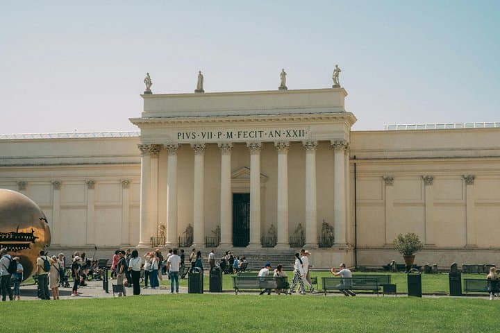 Vatican Highlights Museum and Sistine Chapel Private Tour — photo 1 of 8
