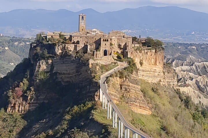 The spectacular dying city Civita di Bagnoregio&the Monster Park — photo 1 of 9