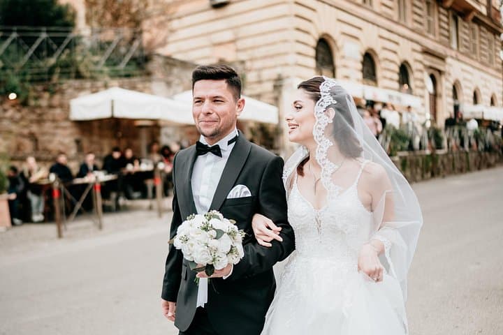 Wedding Honeymoon Photoshoot in Rome — photo 1 of 45