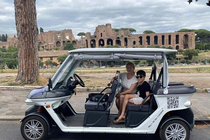 Rome Private Sightseeing Tour by Golf Cart — photo 1 of 18