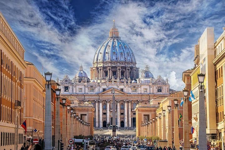 Saint Peter Basilica Guided Tour Experience — photo 1 of 11