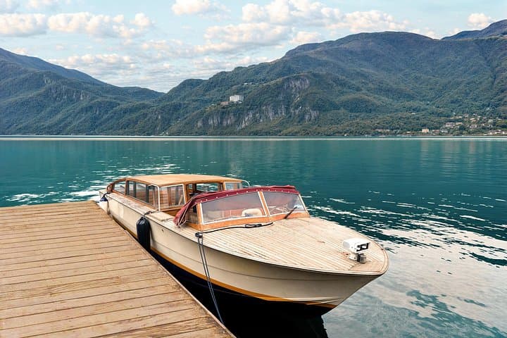 Exclusive Lake Como Boat Tour Iconic Villas, Wine & Photo Stops — photo 1 of 13