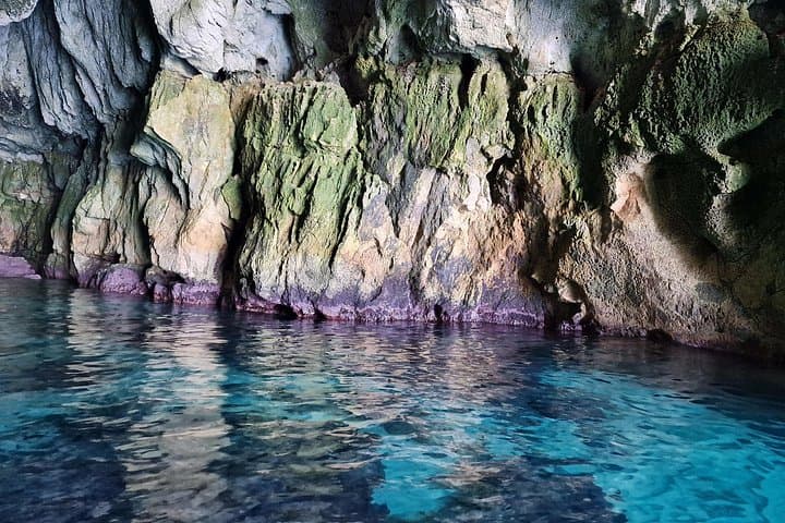 Syracuse Boat tour of Ortigia and Sea Caves with swimming stop — photo 1 of 10
