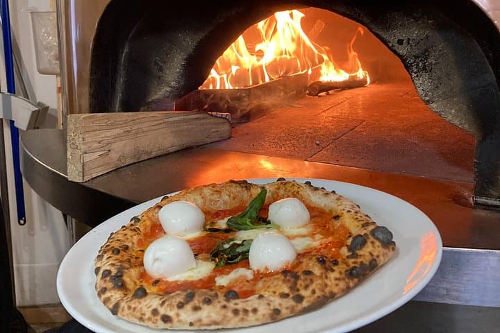 Milan Pizza-Making Class Near the Duomo — photo 1 of 15
