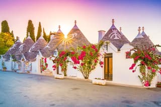 Private door-to-door transfer from Amalfi to Alberobello