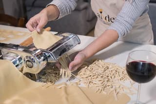 Local's Home Experience: Pasta & Tiramisu in Sorrento with Alessia
