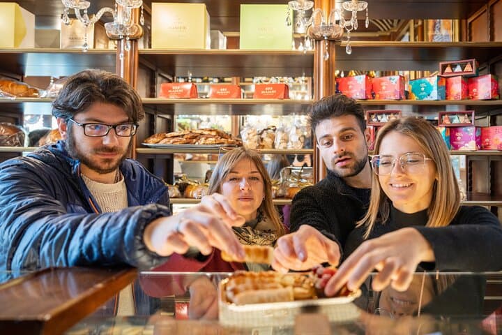 Milan: Sweet Delights Patisserie Tour by Do Eat Better — photo 1 of 10