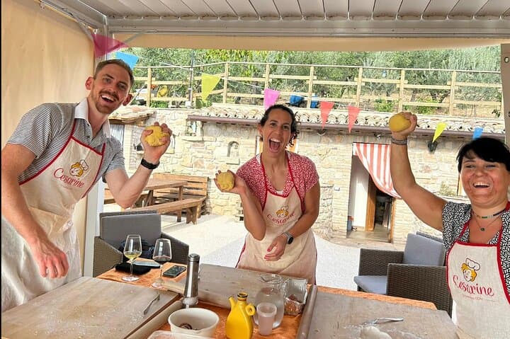 Small Group Pasta and Tiramisu at Local Home in Assisi — photo 1 of 17