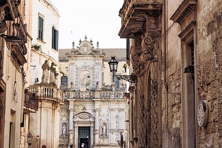 Private transfer from Naples to Lecce with 2h stop in Alberobello — photo 1 of 11