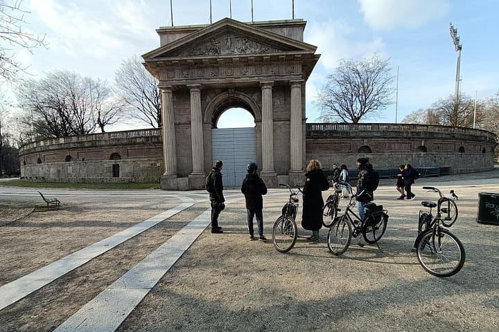 Milan: Electric Bicycle Tour Tourist Guide Live - 3 hours & half — photo 1 of 7