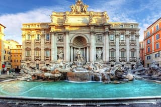 Trevi Fountain and Vicus Caprarius exploring the Underground