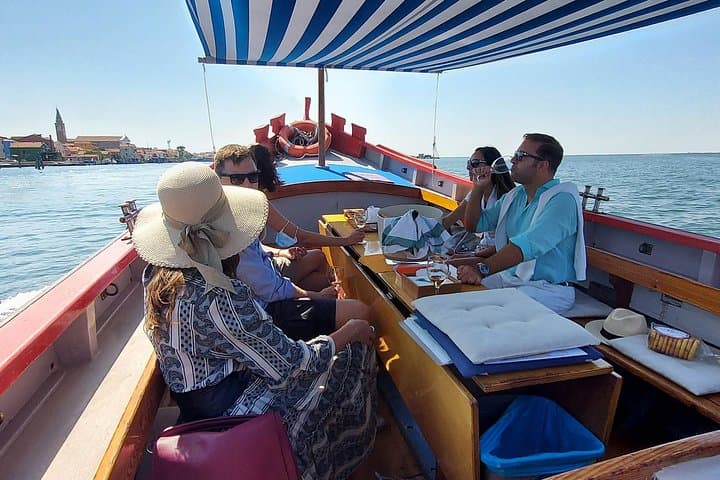 Farm-to-Table: Floating Boat Picnic on the Venice Lagoon — photo 1 of 25