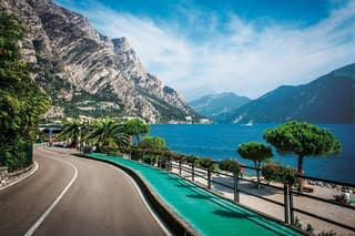 Lake Garda tour with boat trip from Sirmione and Desenzano
